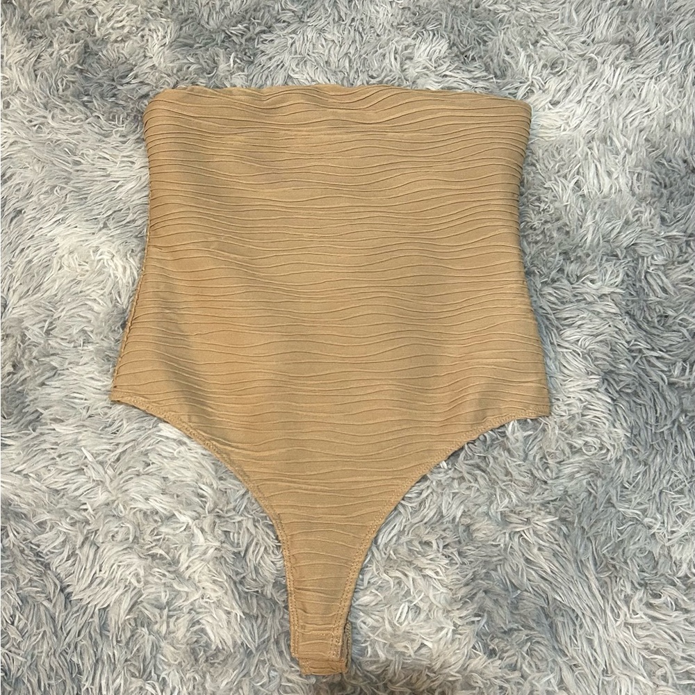 super cute, never worn!